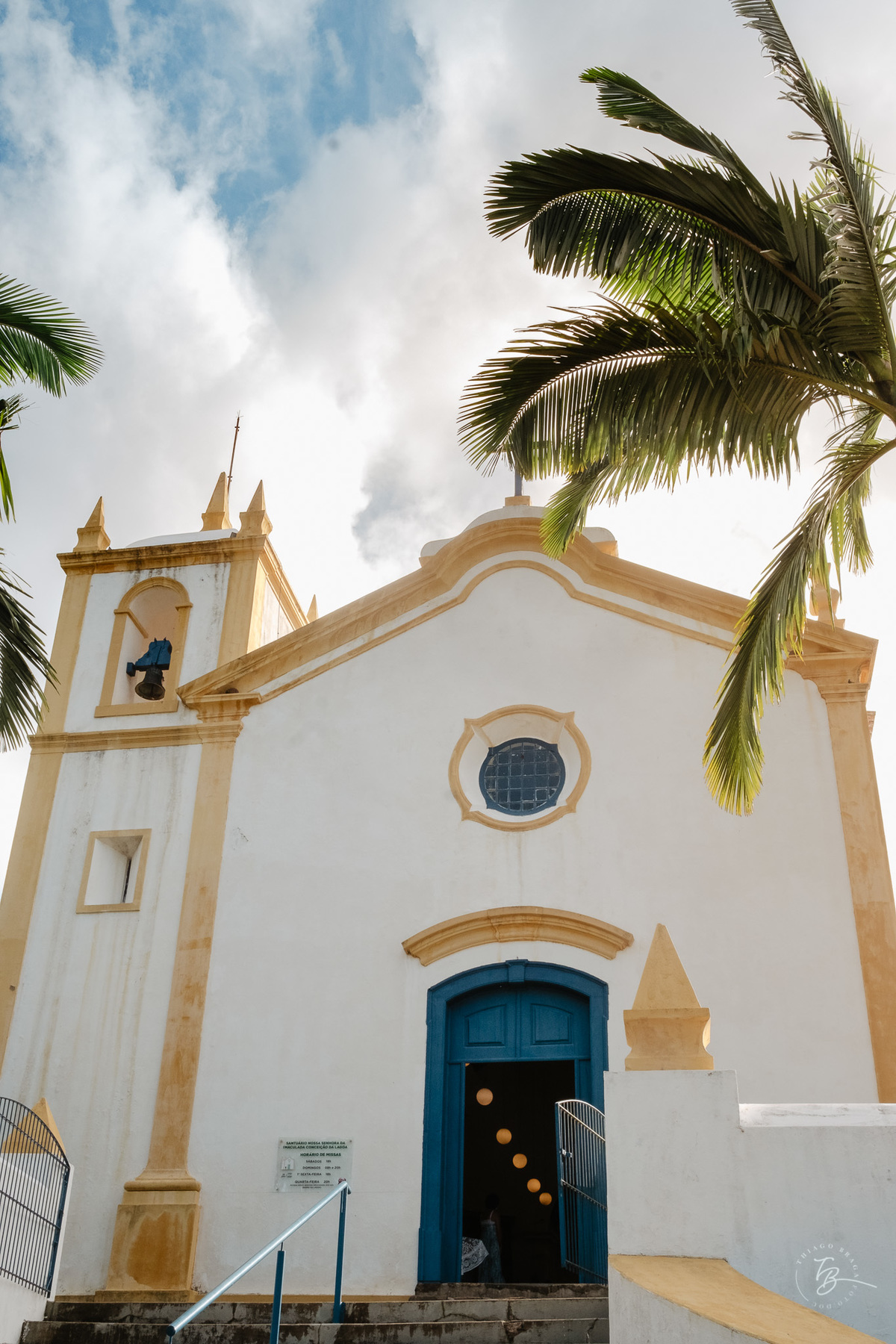O dia do batizado da Manuela, na igreja da Lagoa da Conceição em Florianópolis, por Thiago Braga Fotografia