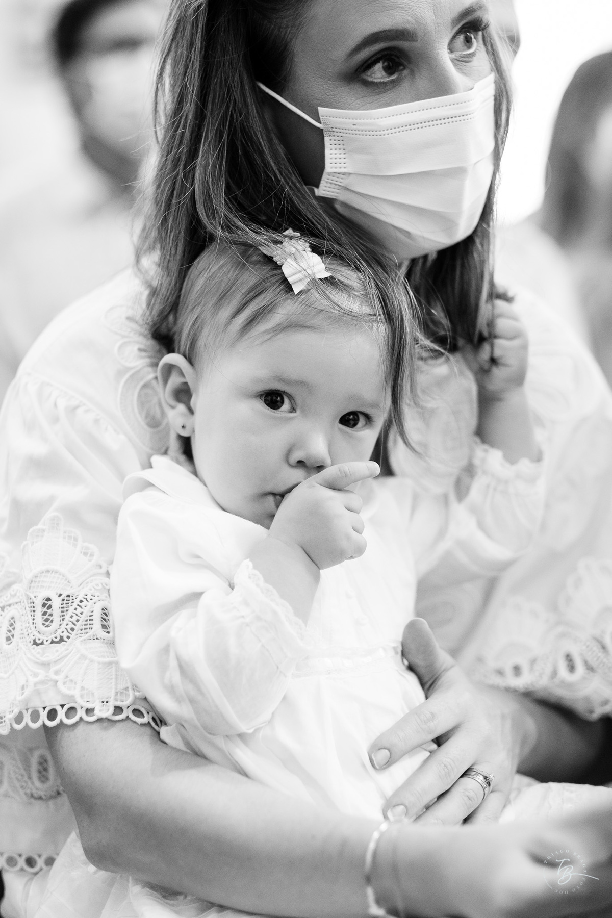 O dia do batizado da Manuela, na igreja da Lagoa da Conceição em Florianópolis, por Thiago Braga Fotografia