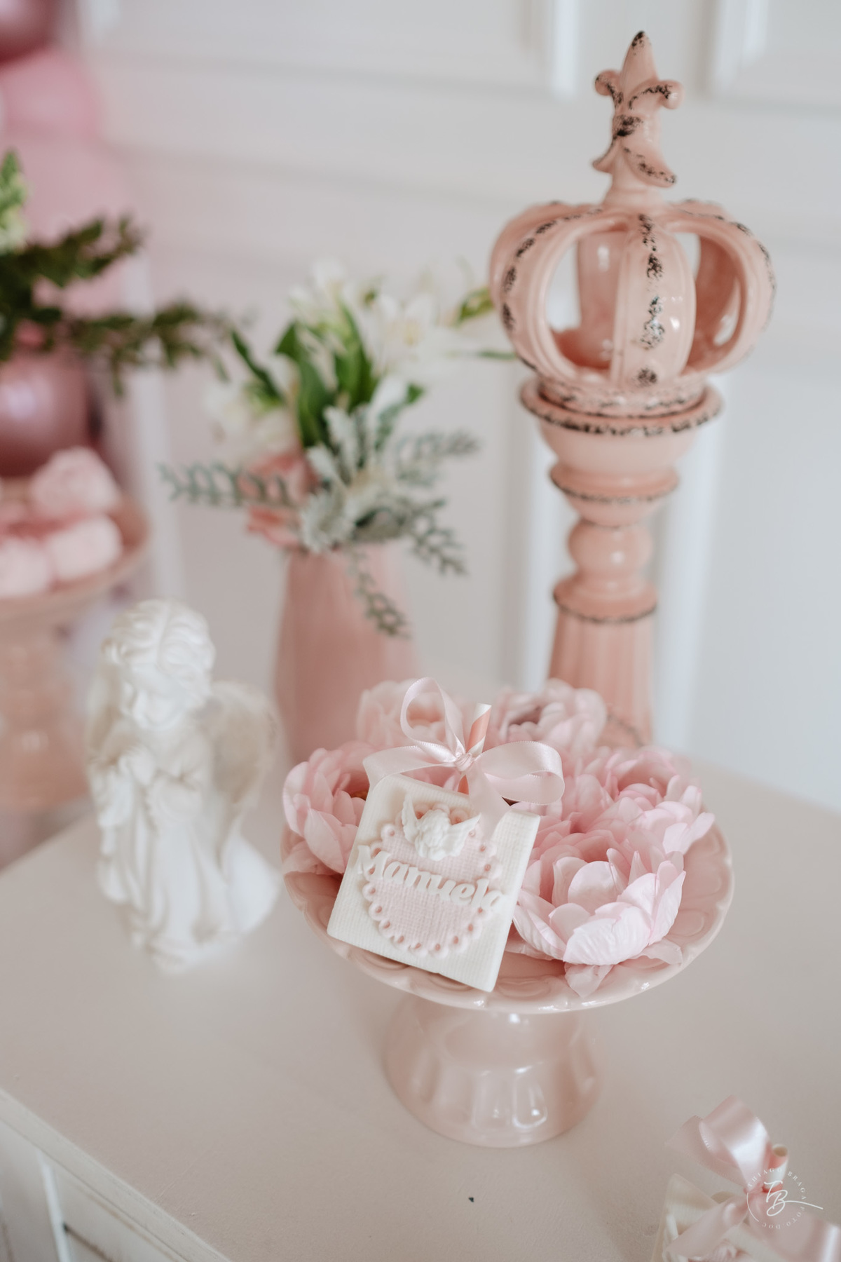 O dia do batizado da Manuela, na igreja da Lagoa da Conceição em Florianópolis, por Thiago Braga Fotografia