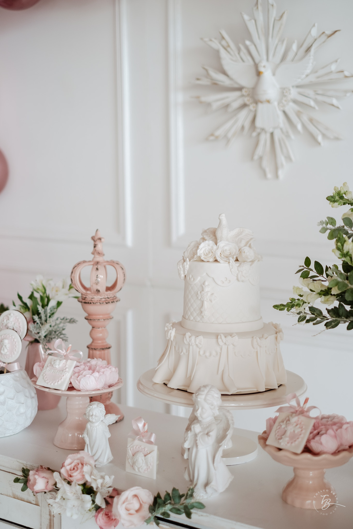 O dia do batizado da Manuela, na igreja da Lagoa da Conceição em Florianópolis, por Thiago Braga Fotografia