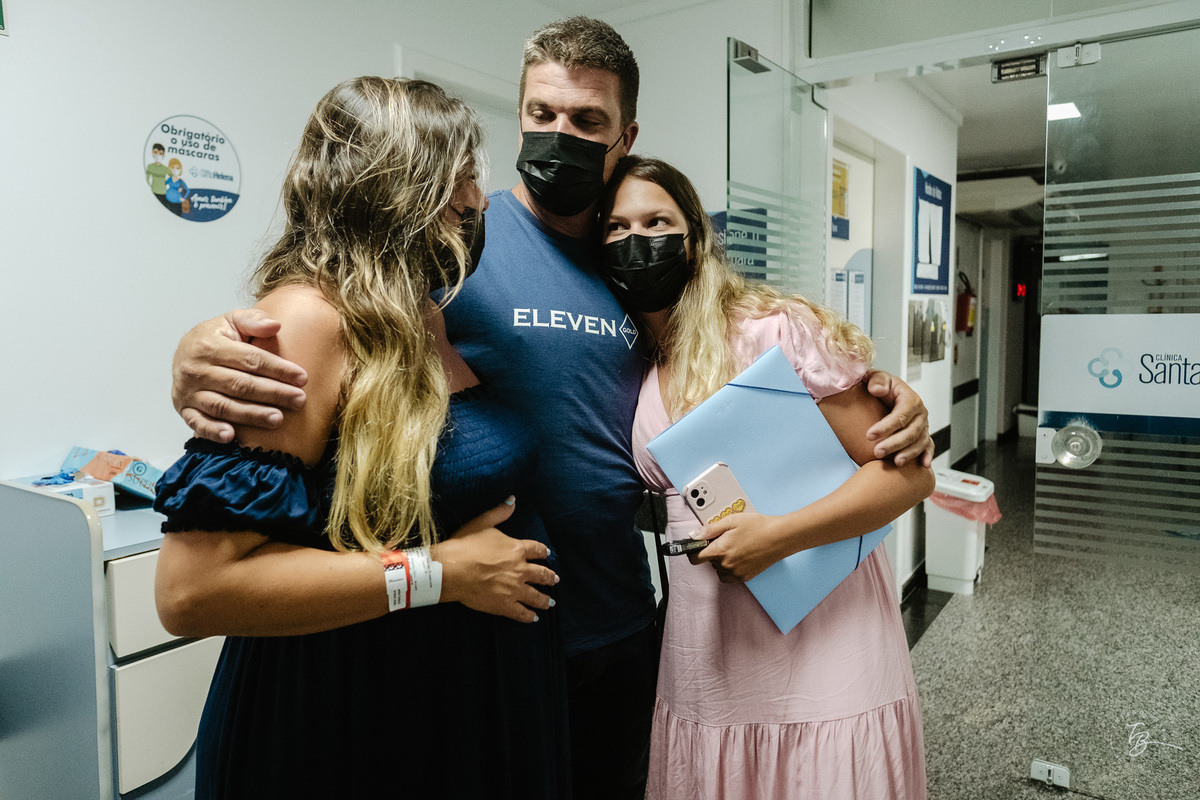 O dia do nascimento do Henry, por Thiago Braga Fotografia. Parto na maternidade Santa Helena em Florianópolis. 