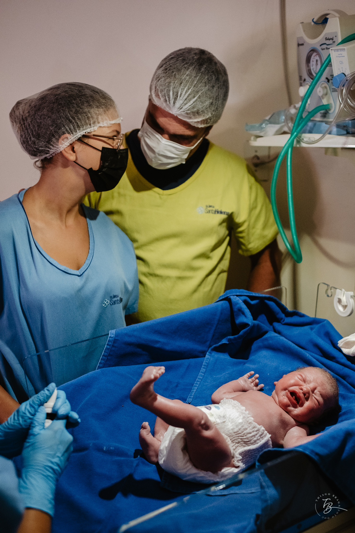 O dia do nascimento do Henry, por Thiago Braga Fotografia. Parto na maternidade Santa Helena em Florianópolis. 
