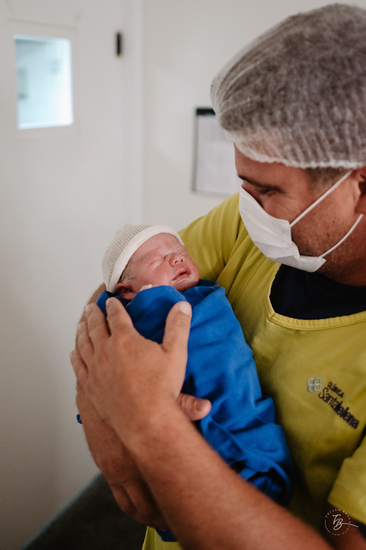 O dia do nascimento do Henry, por Thiago Braga Fotografia. Parto na maternidade Santa Helena em Florianópolis. 