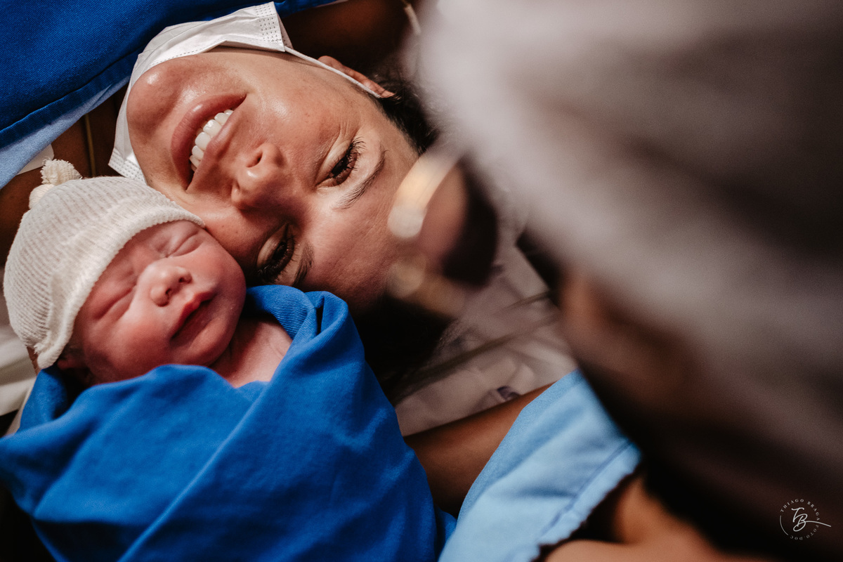 O dia do nascimento do Henry, por Thiago Braga Fotografia. Parto na maternidade Santa Helena em Florianópolis. 