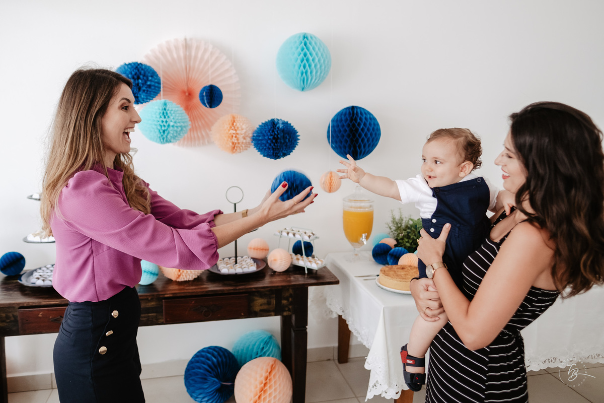 aniversário intimista, em casa, por Thiago Braga. Fotografia documental de aniversário. 