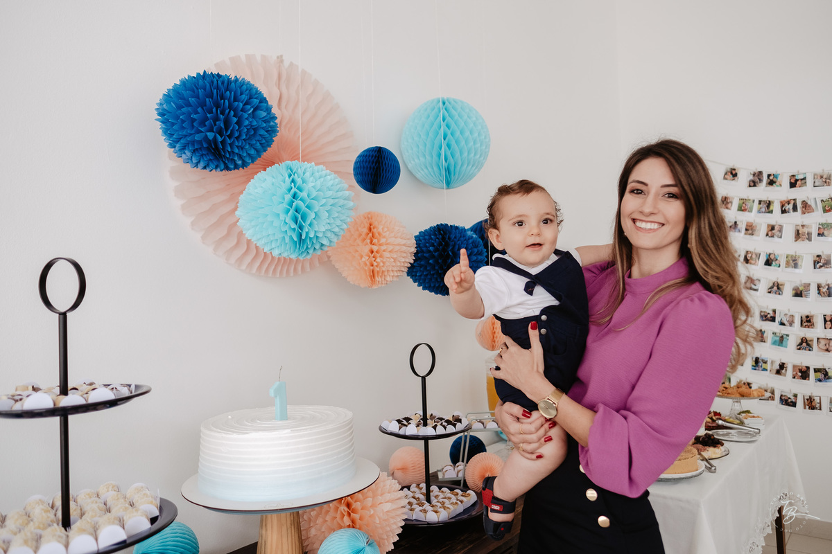 aniversário intimista, em casa, por Thiago Braga. Fotografia documental de aniversário. 