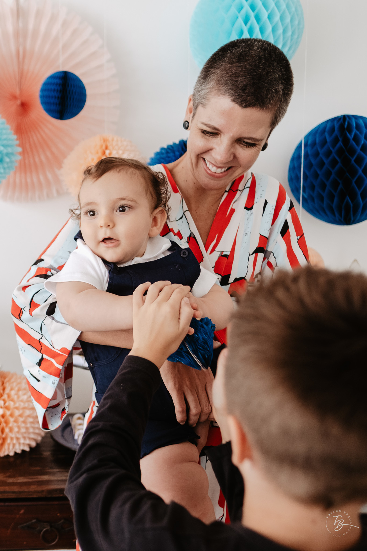 aniversário intimista, em casa, por Thiago Braga. Fotografia documental de aniversário. 