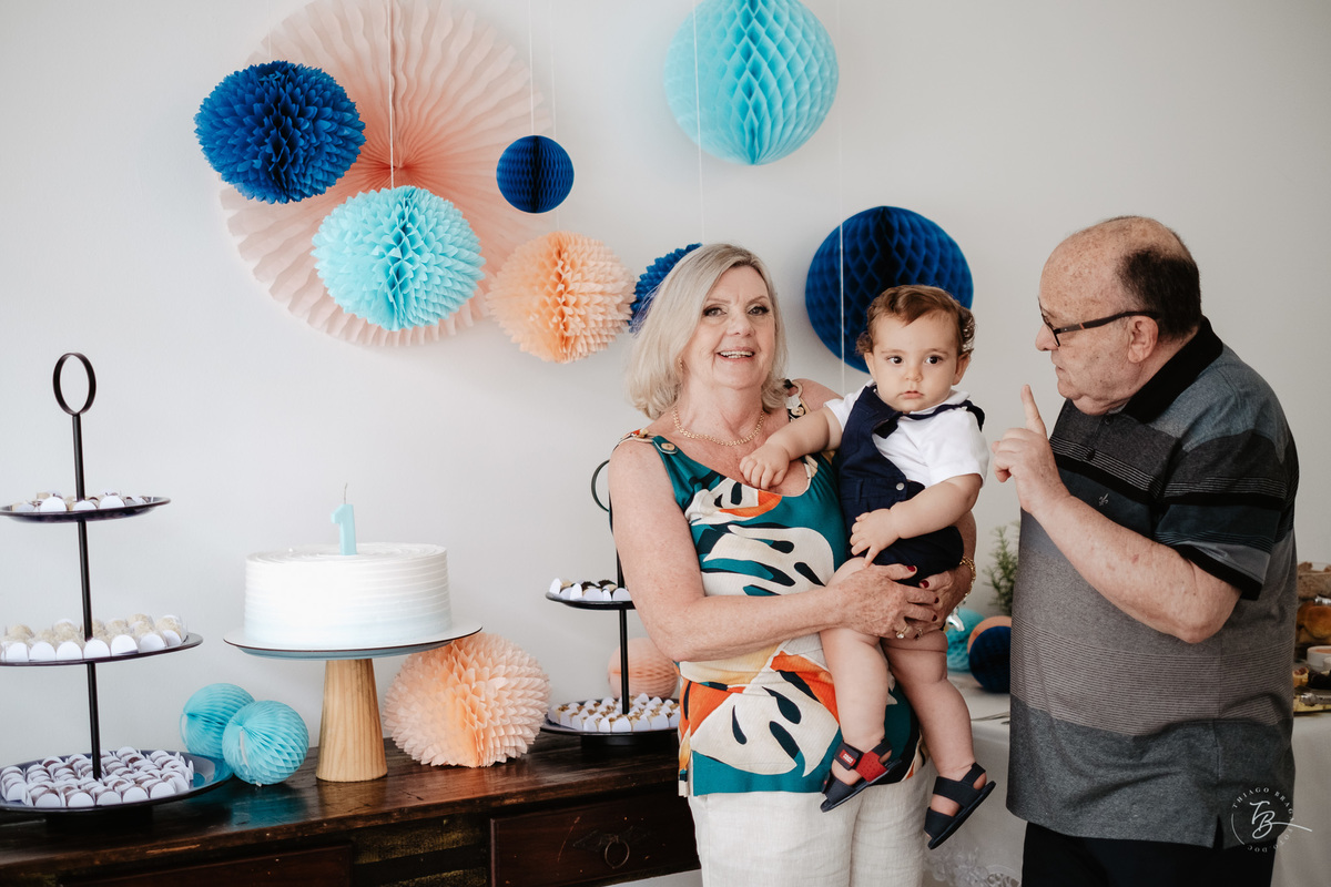 aniversário intimista, em casa, por Thiago Braga. Fotografia documental de aniversário. 