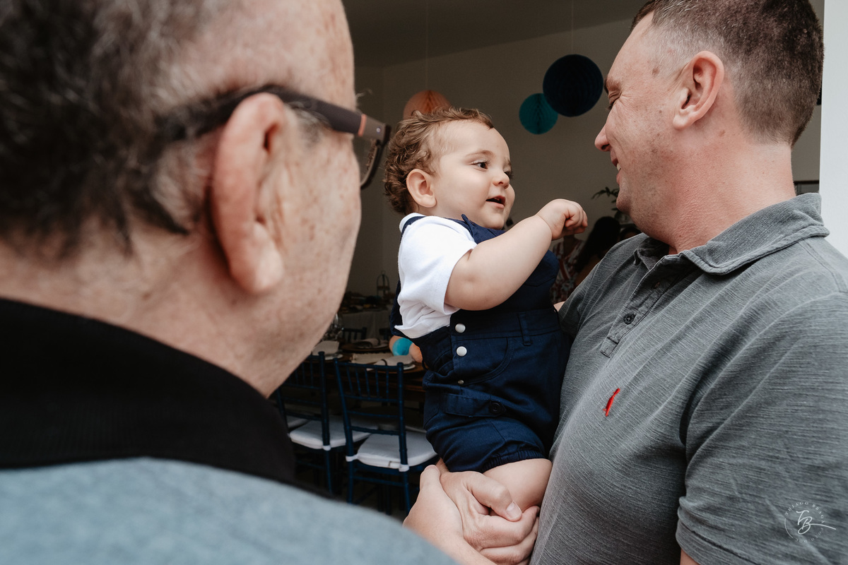aniversário intimista, em casa, por Thiago Braga. Fotografia documental de aniversário. 