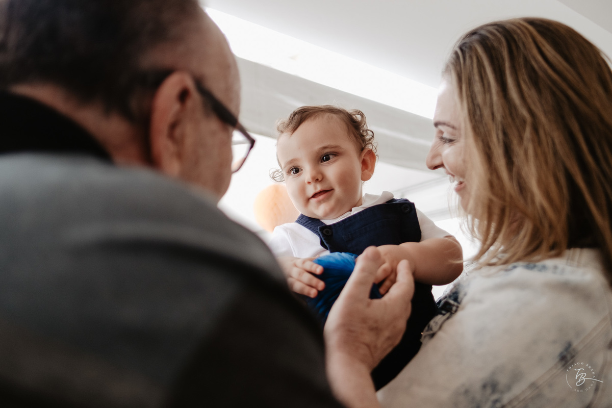 vaniversário intimista, em casa, por Thiago Braga. Fotografia documental de aniversário. 