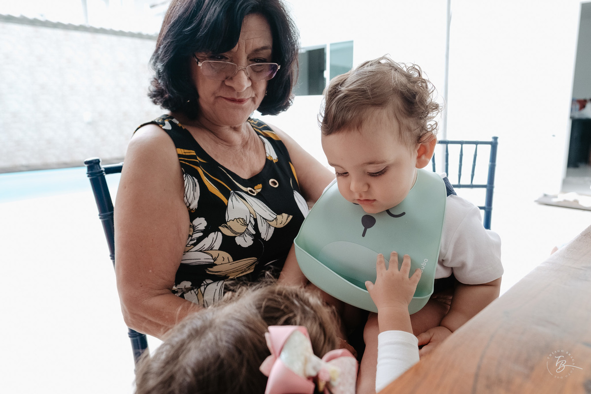 aniversário intimista, em casa, por Thiago Braga. Fotografia documental de aniversário. 