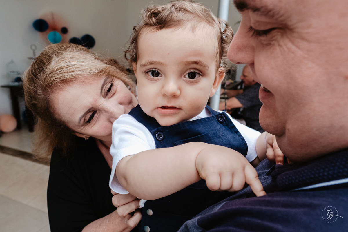 aniversário intimista, em casa, por Thiago Braga. Fotografia documental de aniversário. 