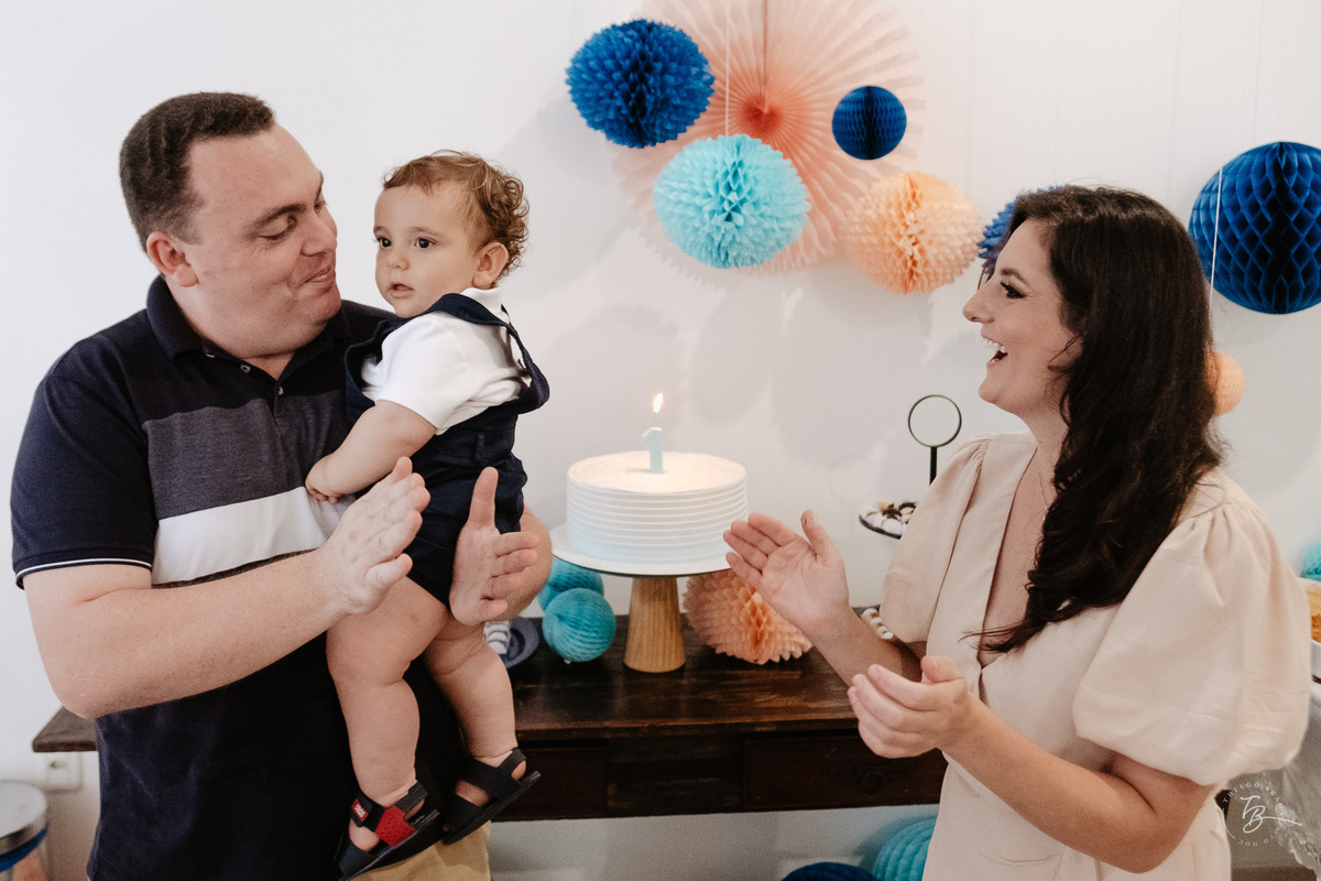 aniversário intimista, em casa, por Thiago Braga. Fotografia documental de aniversário. 