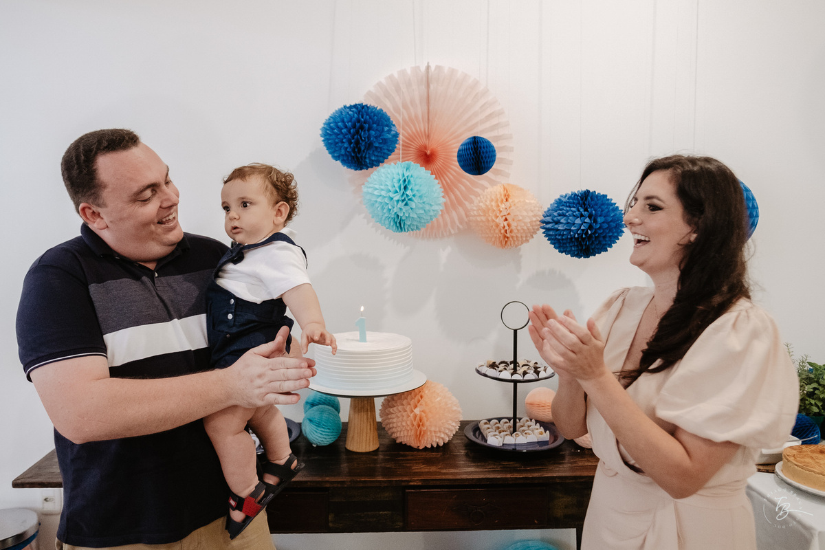 aniversário intimista, em casa, por Thiago Braga. Fotografia documental de aniversário. 