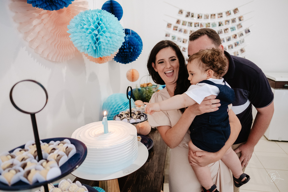 aniversário intimista, em casa, por Thiago Braga. Fotografia documental de aniversário. 