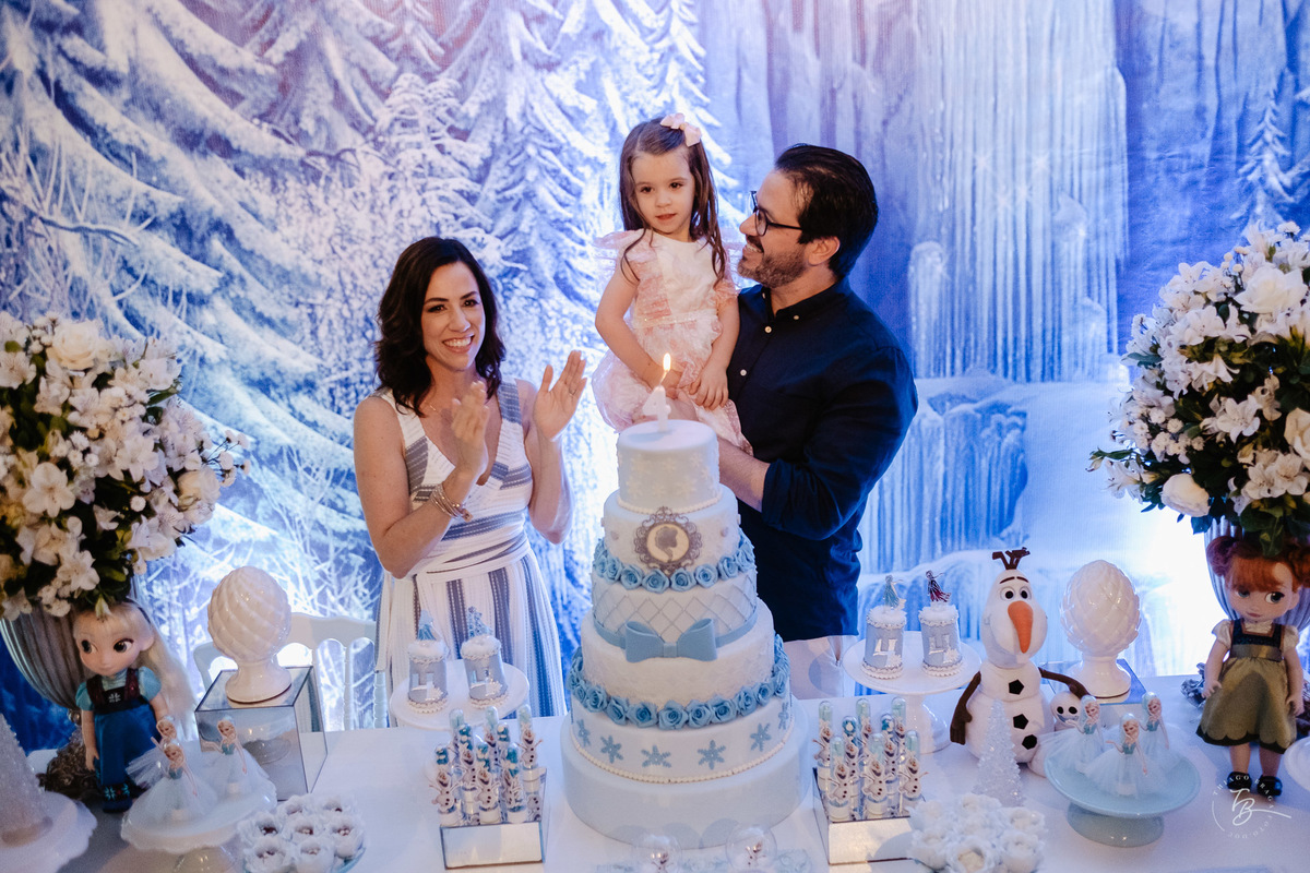 aniversário infantil, casa de festas classic buffet, em Florianópolis, tema Elza, 4 anos Betina, por Thiago Braga Fotografia.