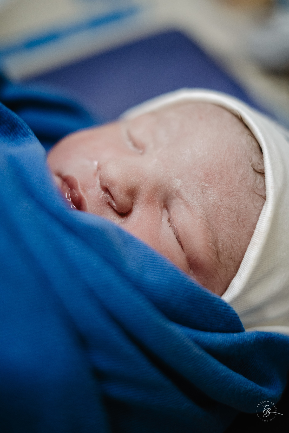 nascimento na maternidade Santa Helena, em Florianópolis, por Thiago Braga Fotografia. 
