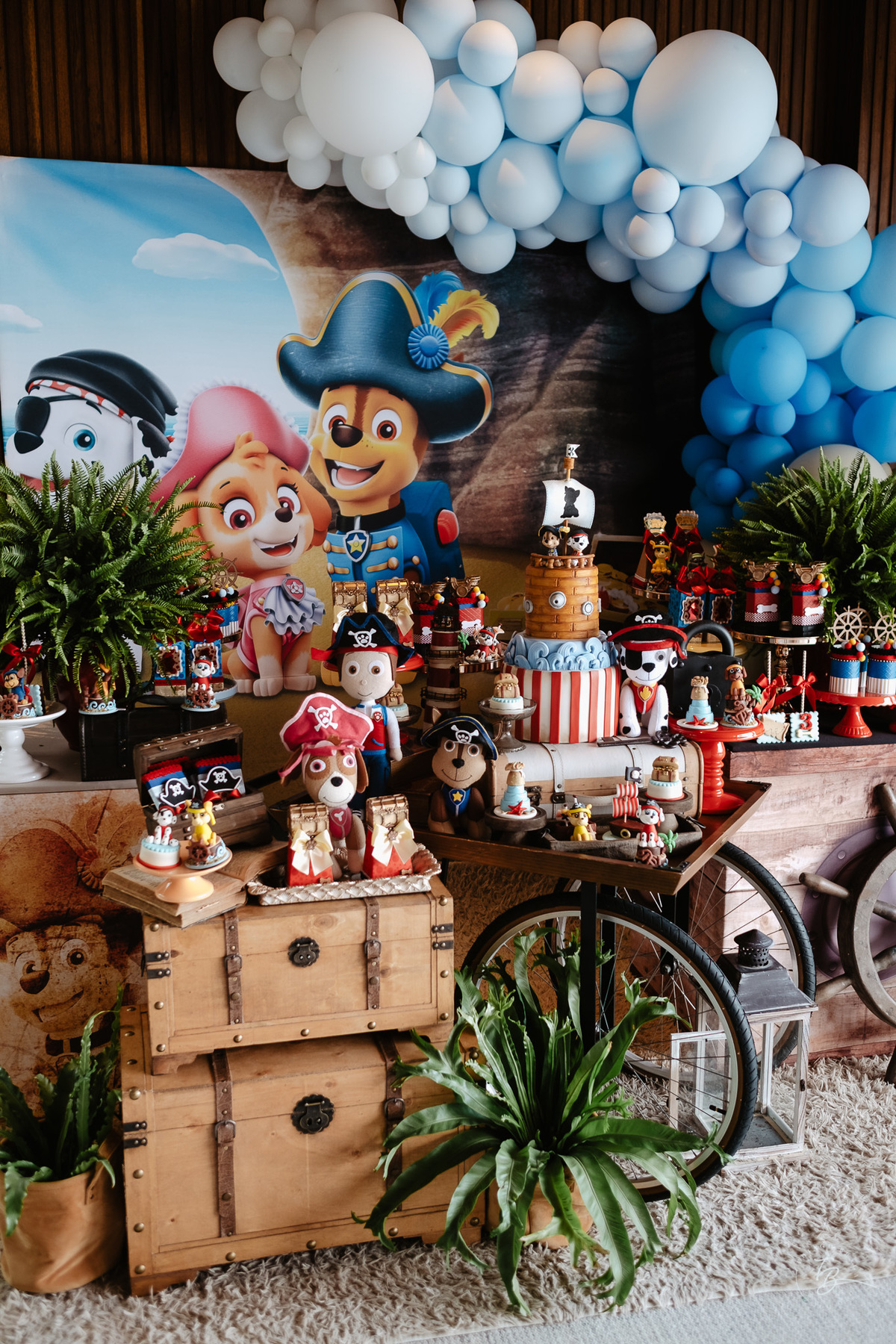 festa de criança em casa, registrada de forma documental por Thiago Braga fotografia. Lagoa da Conceição, aniversário infantil. 