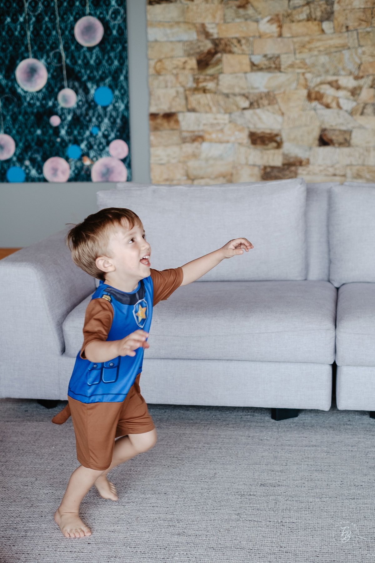 festa de criança em casa, registrada de forma documental por Thiago Braga fotografia. Lagoa da Conceição, aniversário infantil. 