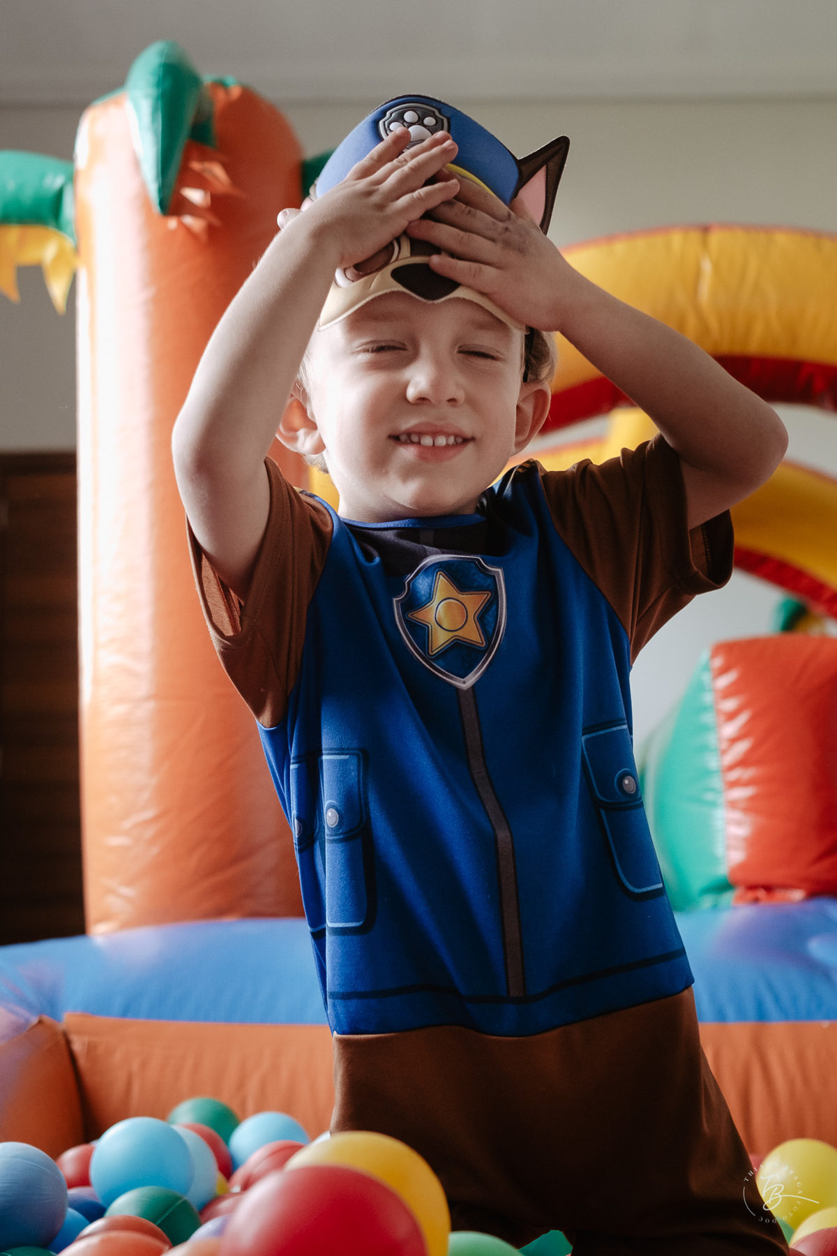 festa de criança em casa, registrada de forma documental por Thiago Braga fotografia. Lagoa da Conceição, aniversário infantil. 