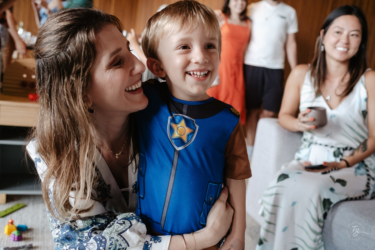festa de criança em casa, registrada de forma documental por Thiago Braga fotografia. Lagoa da Conceição, aniversário infantil. 