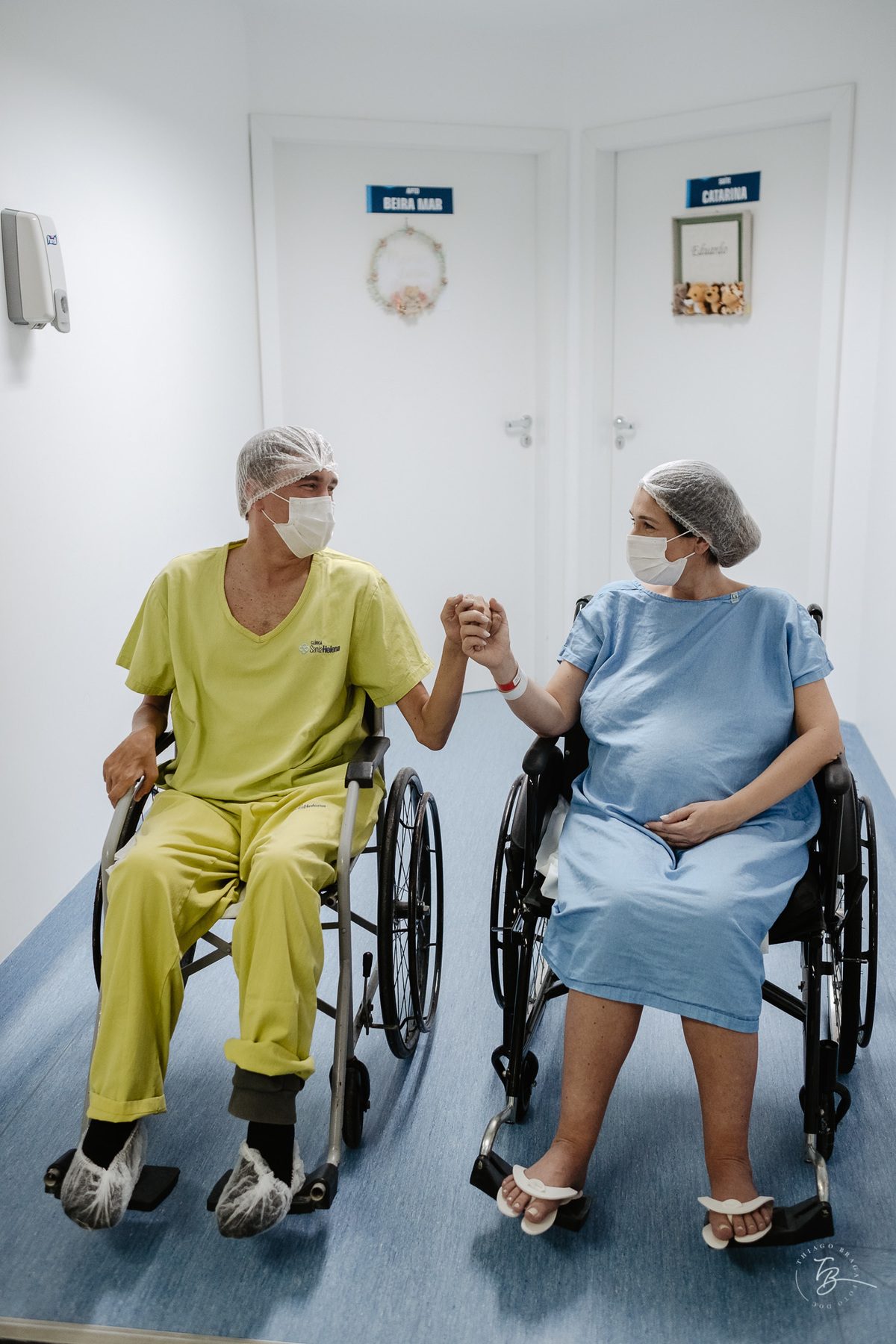 nascimento na maternidade Santa Helena por Thiago Braga Fotografia. Parto cesárea emocionante. 
