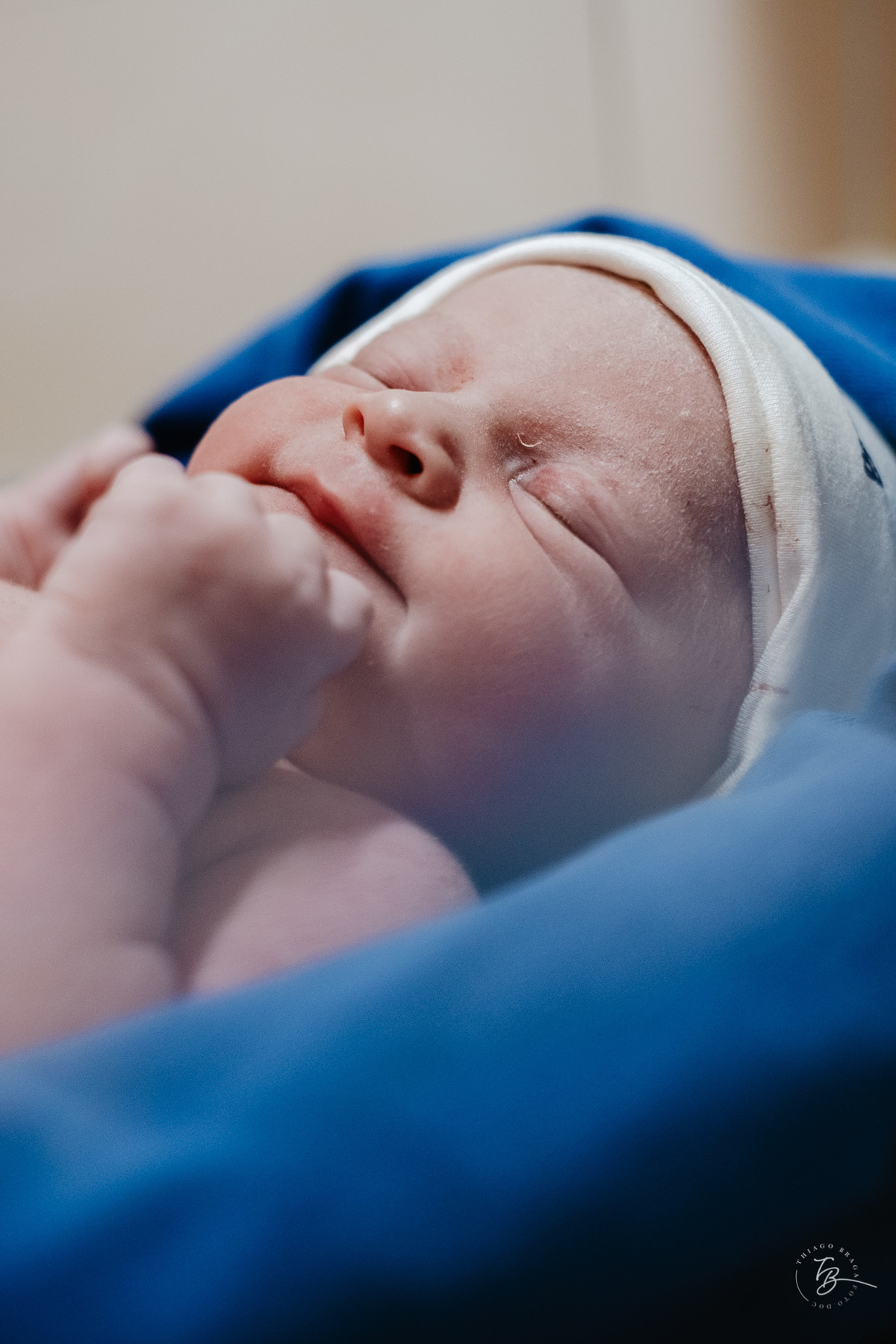 nascimento na maternidade Santa Helena por Thiago Braga Fotografia. Parto cesárea emocionante. 