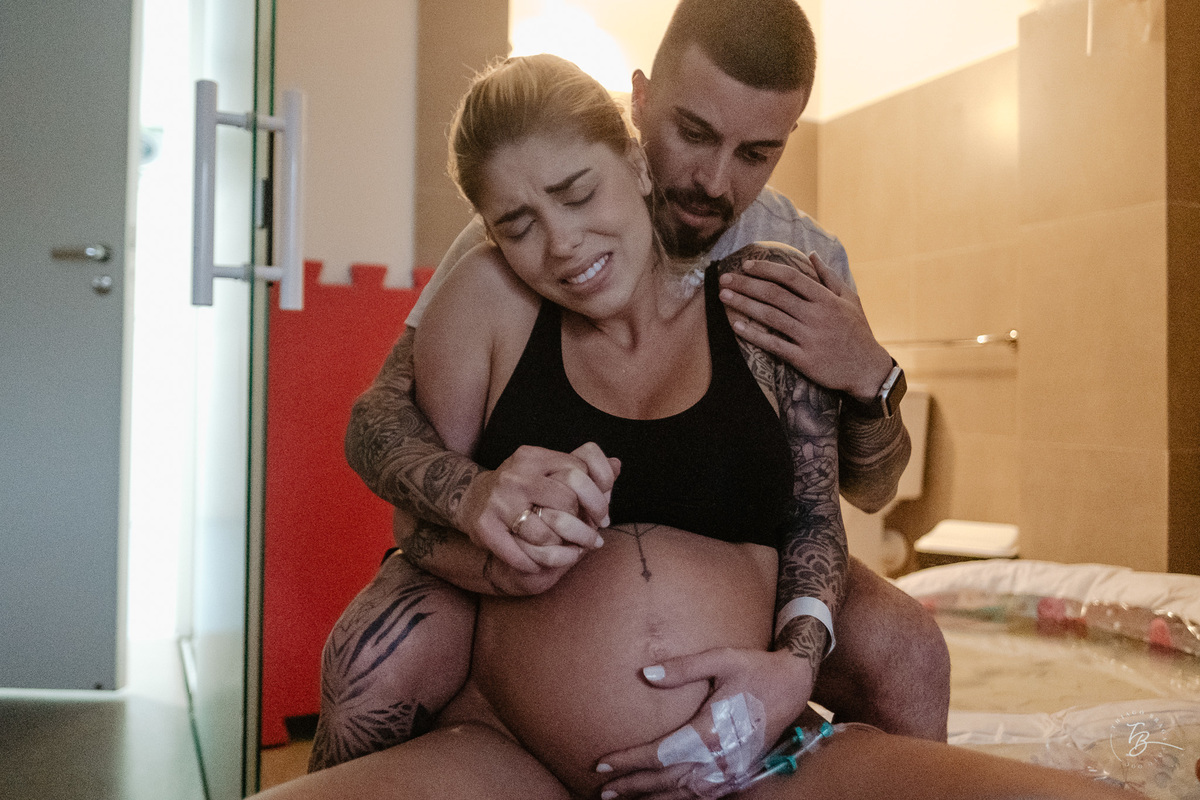 parto normal do nascimento do Lucca, na maternidade Santa Helena em Florianópolis, por Thiago Braga fotografia.