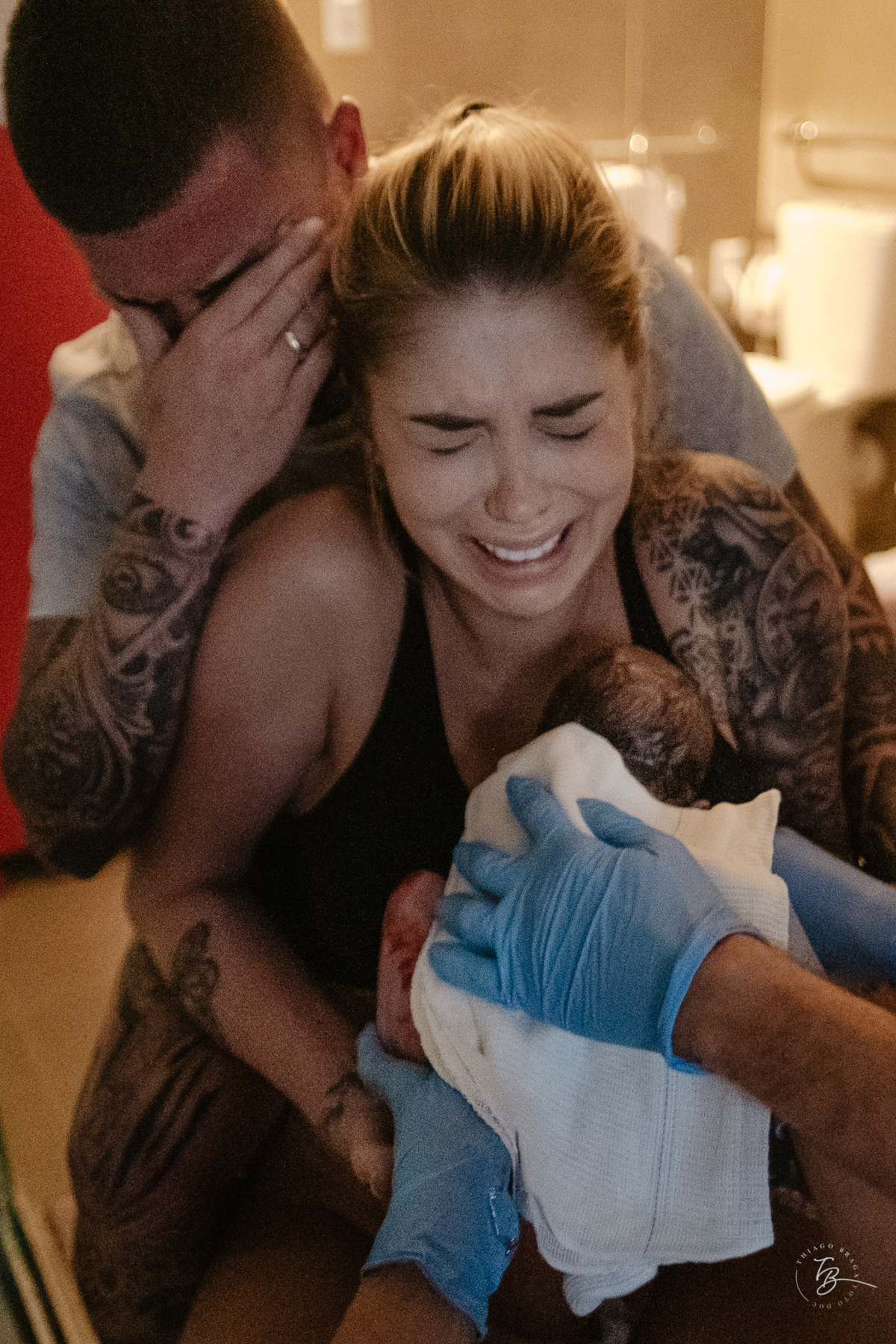 parto normal do nascimento do Lucca, na maternidade Santa Helena em Florianópolis, por Thiago Braga fotografia.