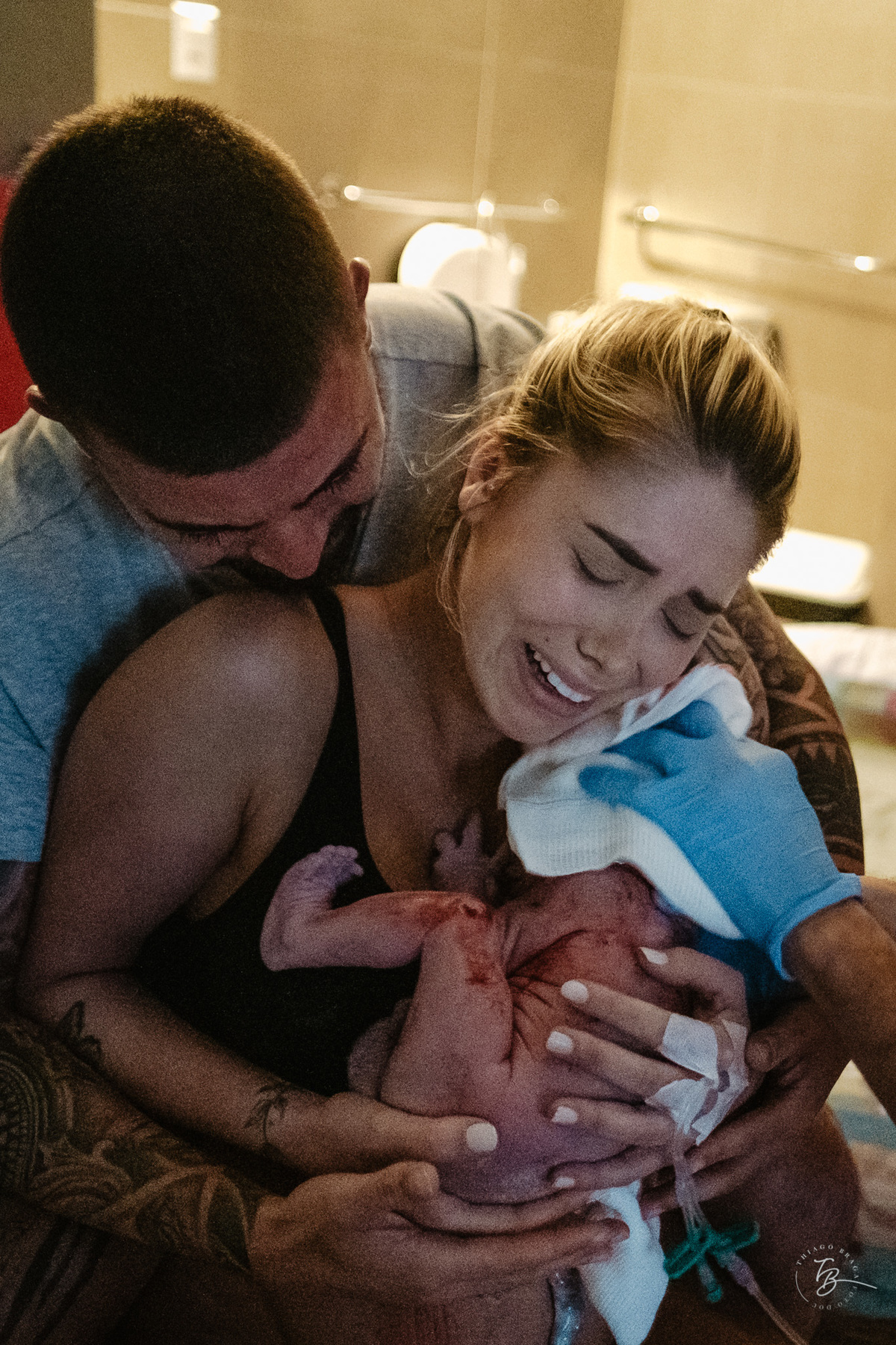 parto normal do nascimento do Lucca, na maternidade Santa Helena em Florianópolis, por Thiago Braga fotografia.
