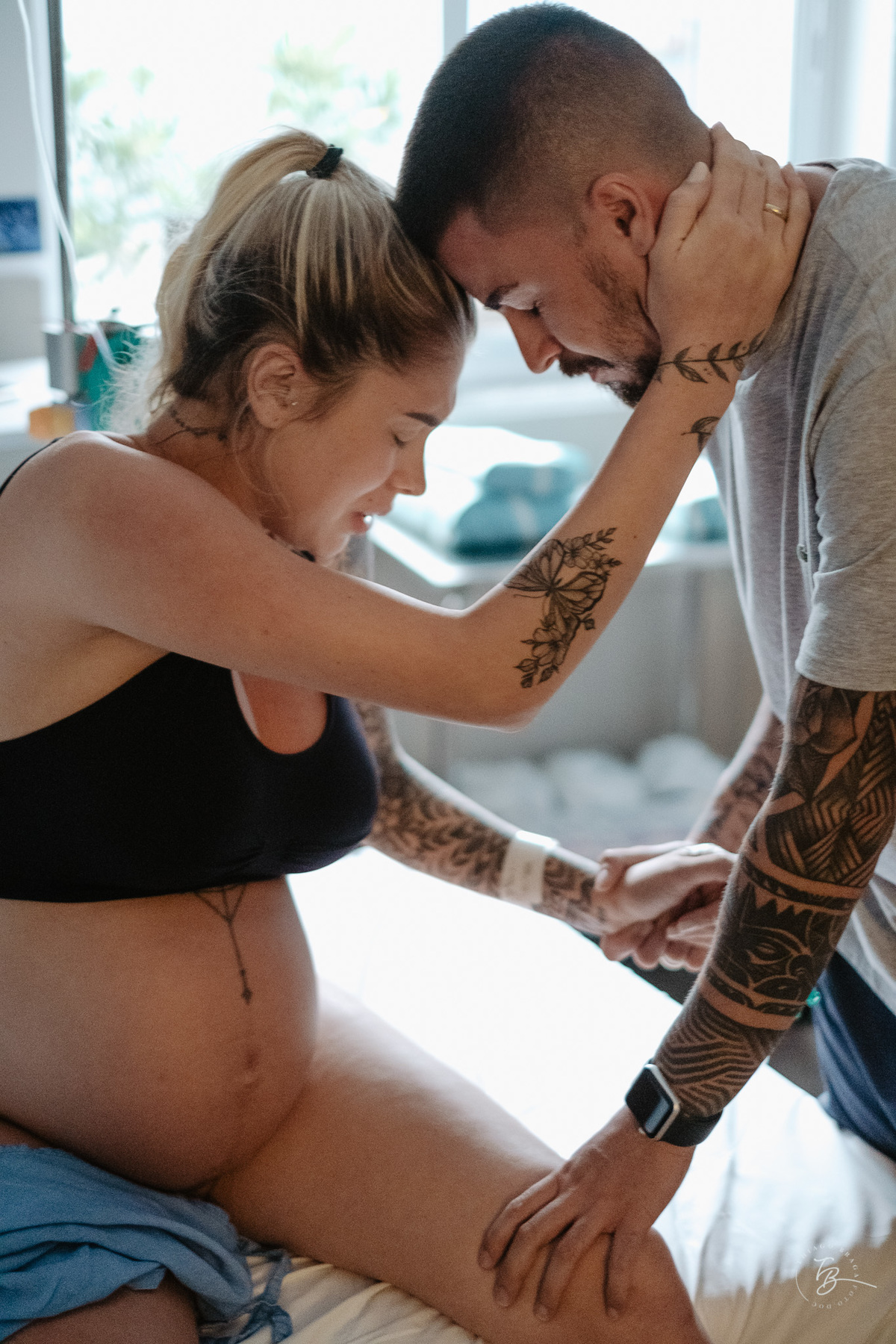 parto normal do nascimento do Lucca, na maternidade Santa Helena em Florianópolis, por Thiago Braga fotografia.