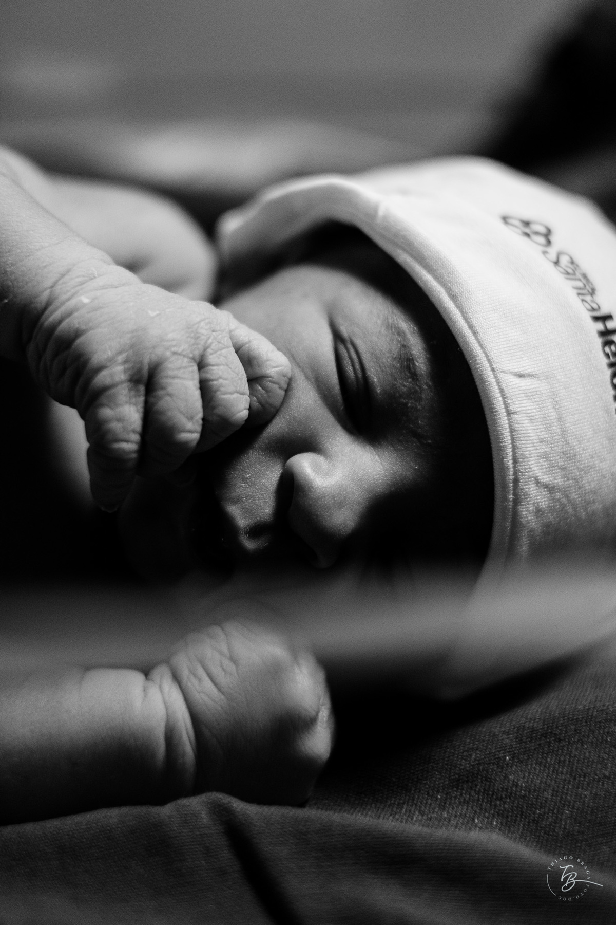 parto normal do nascimento do Lucca, na maternidade Santa Helena em Florianópolis, por Thiago Braga fotografia.