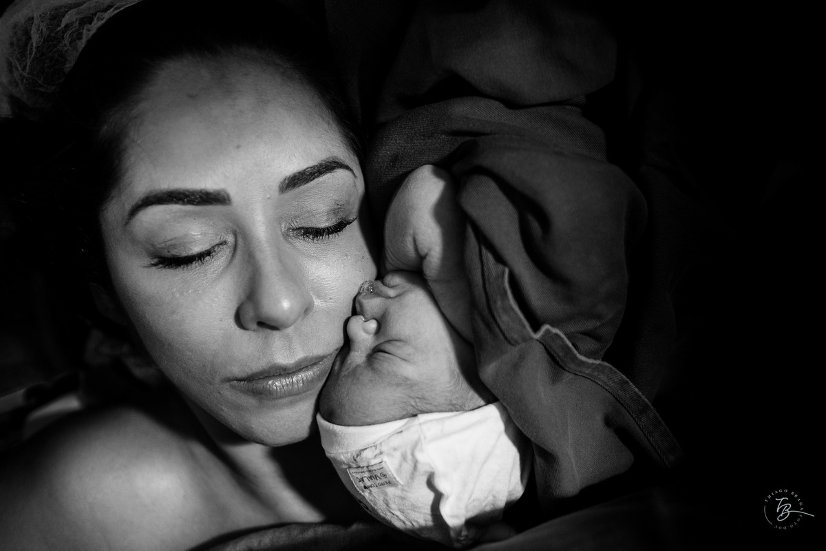 fotografia de nascimento na maternidade santa helena por Thiago Braga fotografia