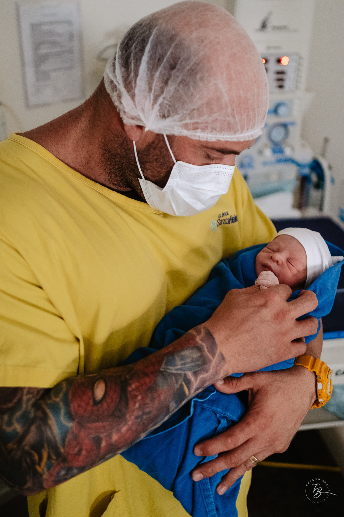 fotografia de nascimento na maternidade santa helena por Thiago Braga fotografia
