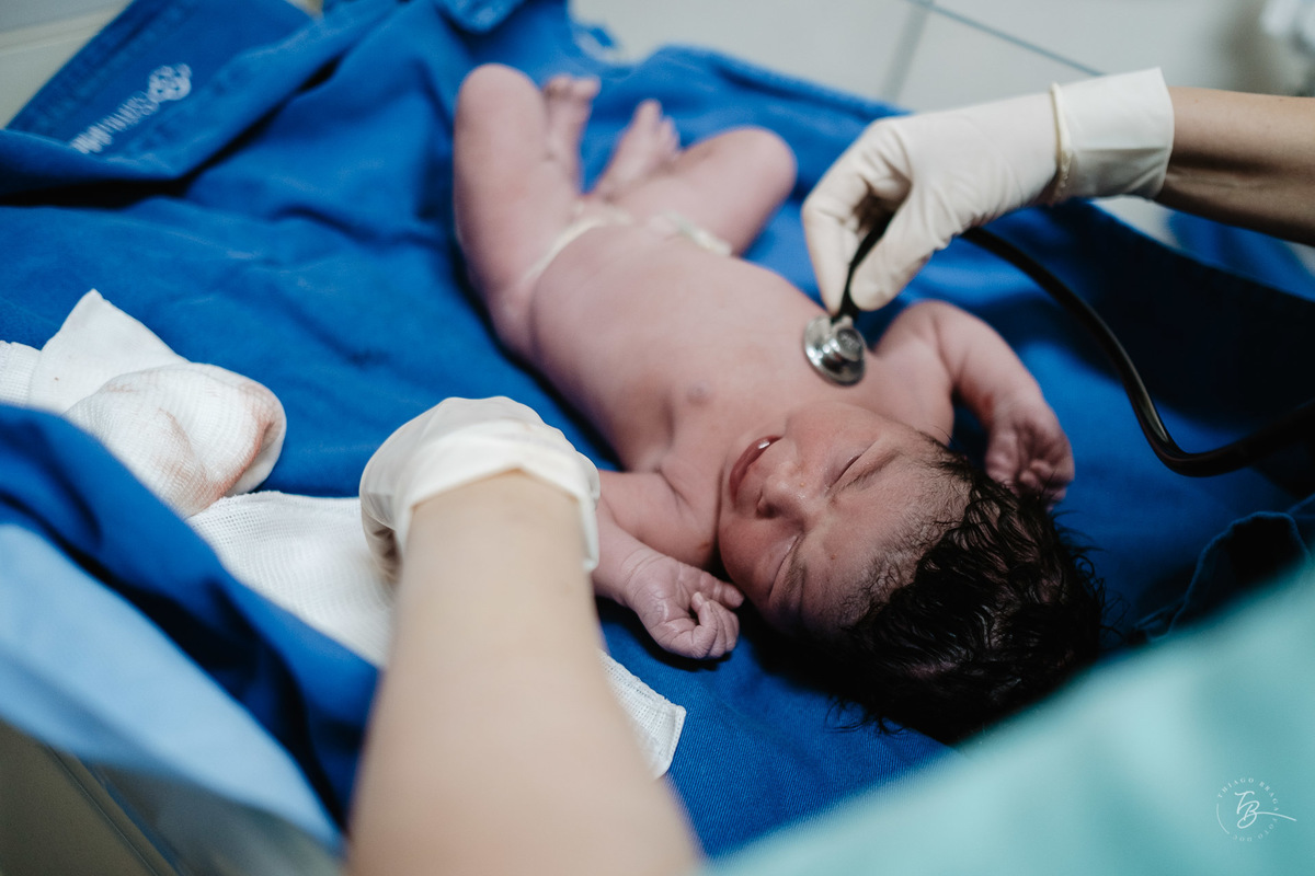 nascimento da Sofia na maternidade Santa Helena em Florianópolis por Thiago Braga Fotografia