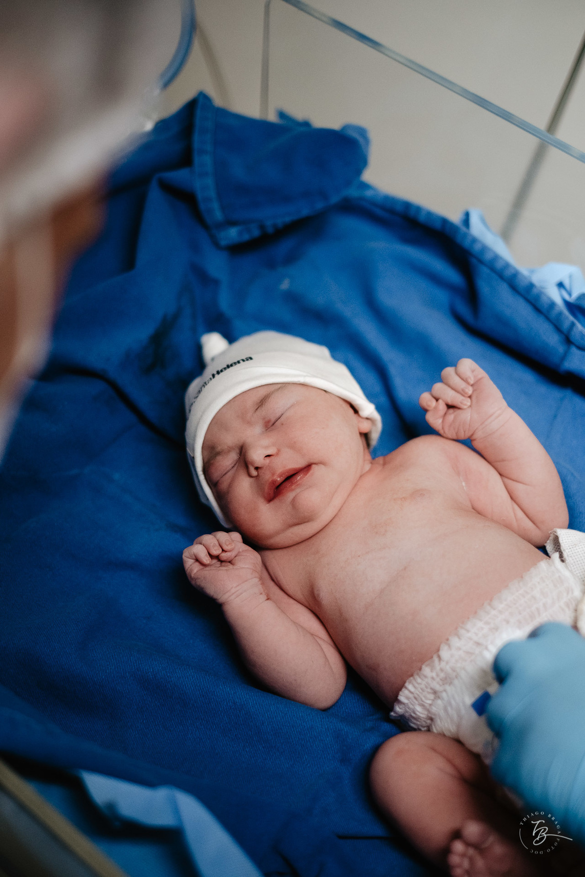 nascimento da Sofia na maternidade Santa Helena em Florianópolis por Thiago Braga Fotografia