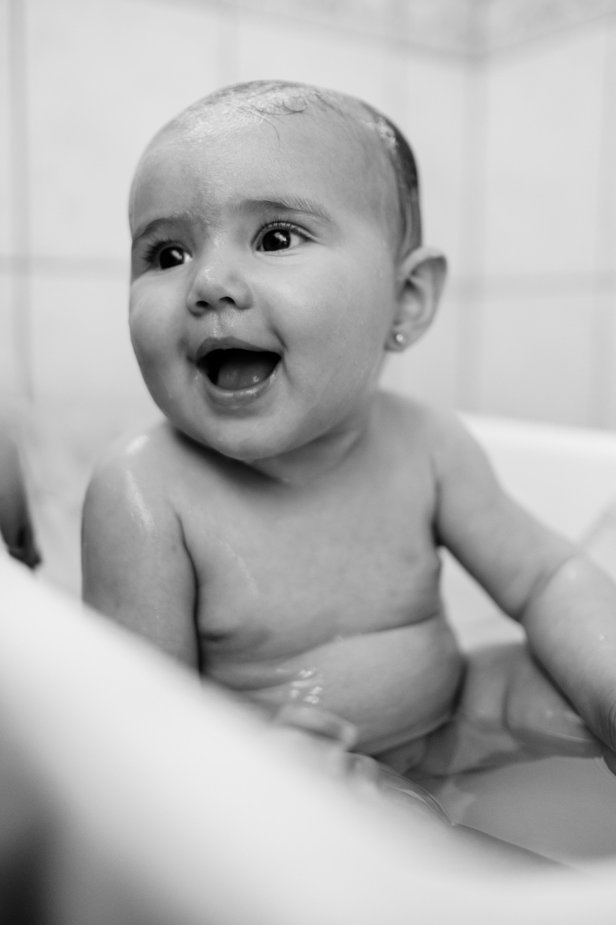 Acompanhamento anual com 4 ensaios do primeiro aninho da Mariah no parque de coqueiros e em casa em Florianópolis, por Thiago Braga fotografia.