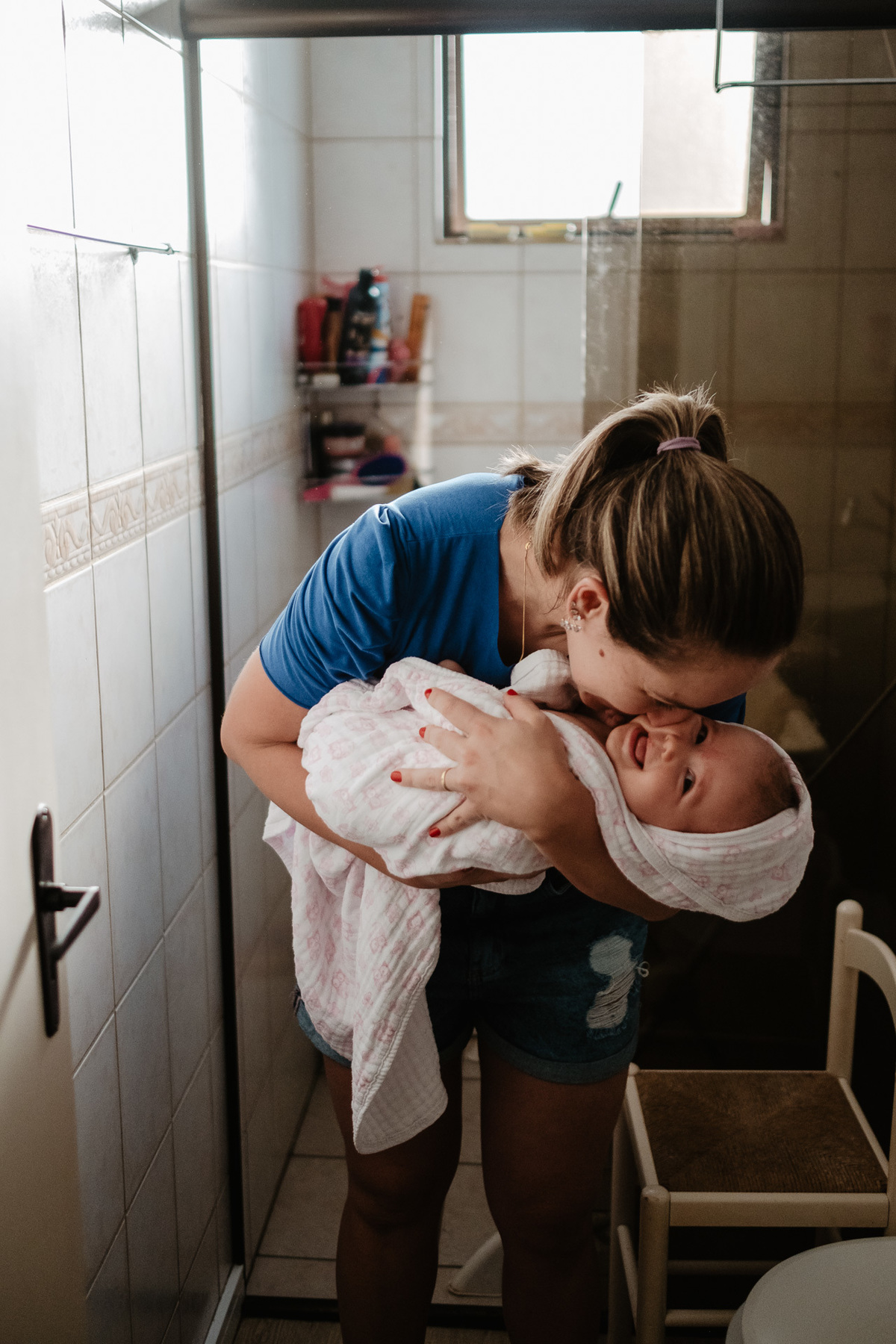 Acompanhamento anual com 4 ensaios do primeiro aninho da Mariah no parque de coqueiros e em casa em Florianópolis, por Thiago Braga fotografia.