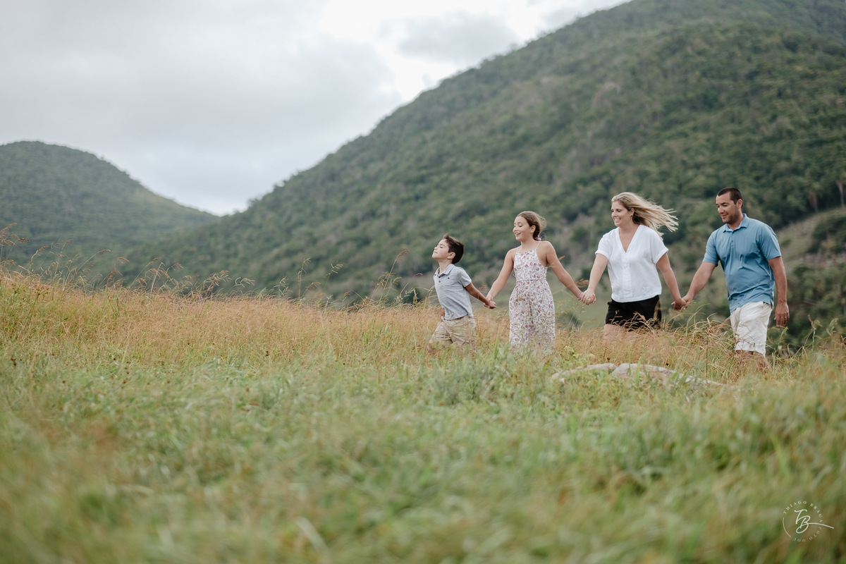 regiastros fotográficos de um dia de férias da família Henrique no Brasil, por Thiago Braga fotografia, em pousada no campeche e praia da Armação, no Sul da Ilha em Florianópolis.