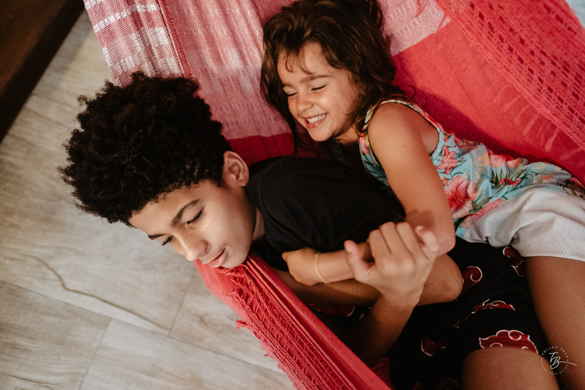 aniversário documentado de adulto, em casa, por Thiago Braga Fotografia. 