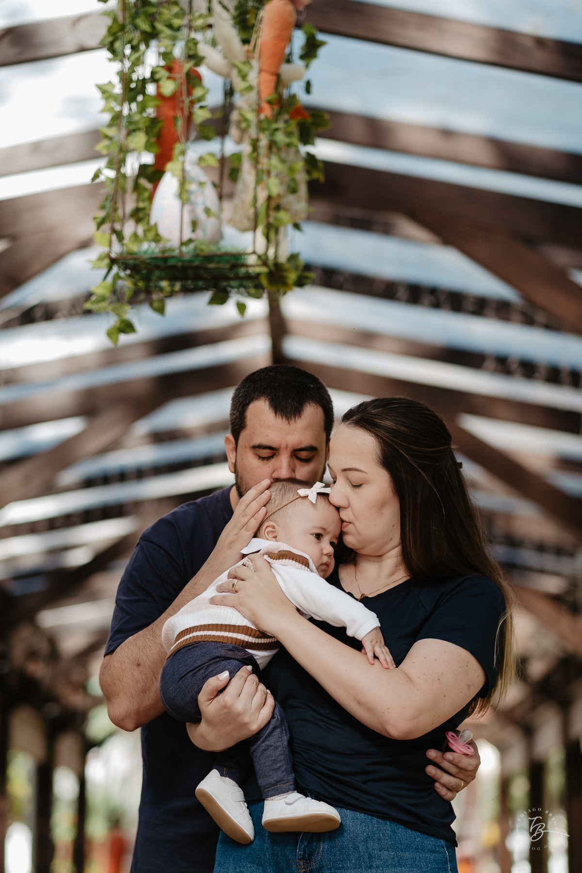 ensaio 8 meses, em anitápolis, sessão de família por Thiago Braga fotografia