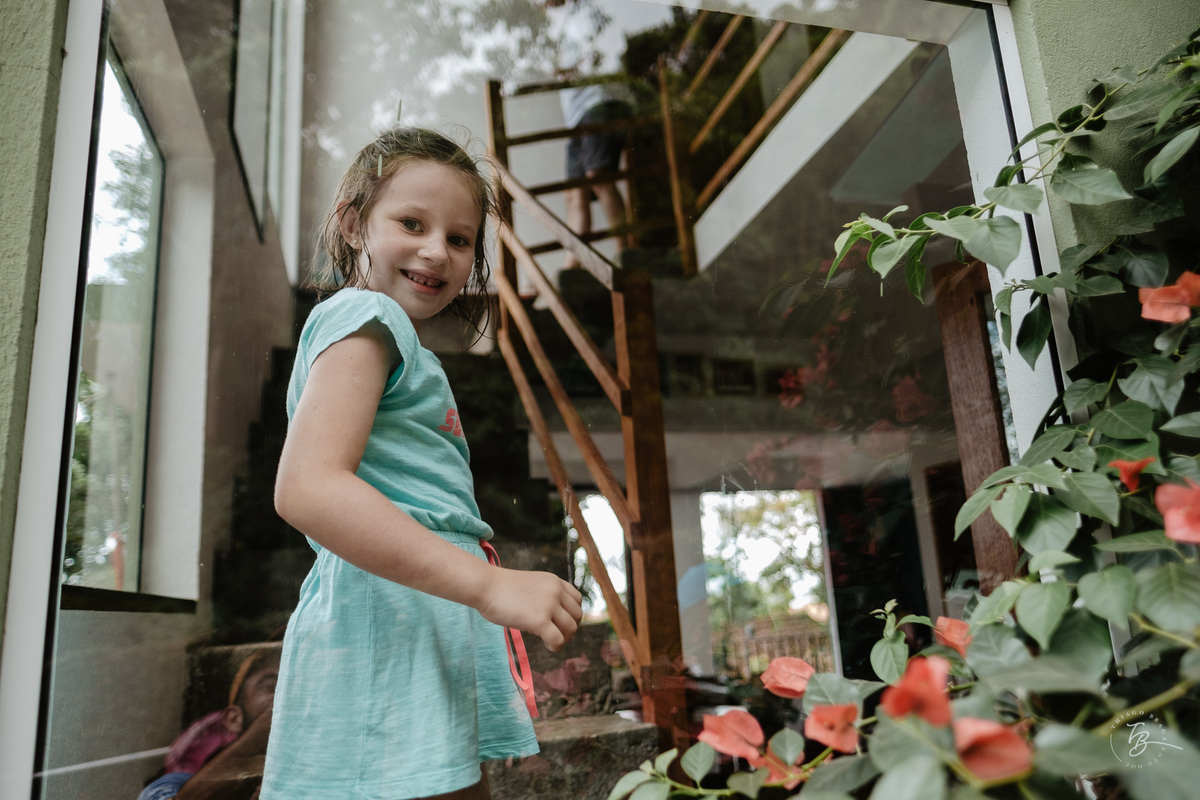 documental de família. Um dia de férias da família Carminatti na praia de Zimbros em Bombinhas por Thiago Braga Fotografia. 