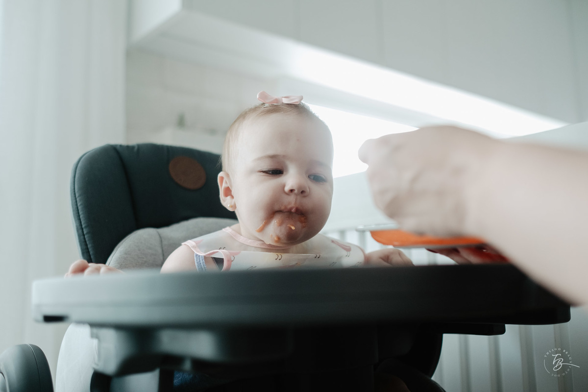 ensaio de familia, bebe com 8 meses, na cidade de Itajaí, acompanhamento anual, por Thiago Braga Fotografia.