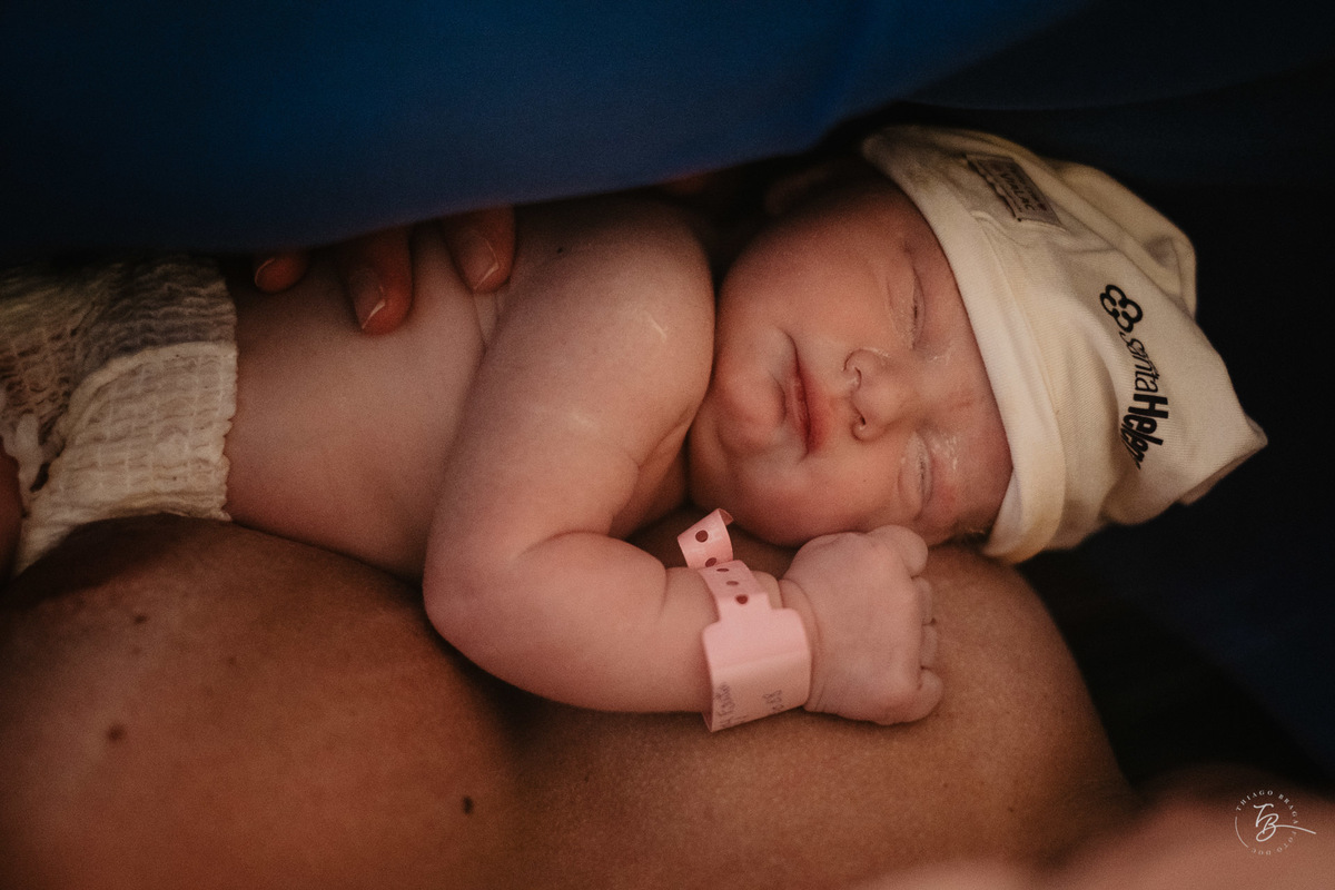 parto cesárea na maternidade santa helena em florianópolis, muito humanizado e cheio de carinho.