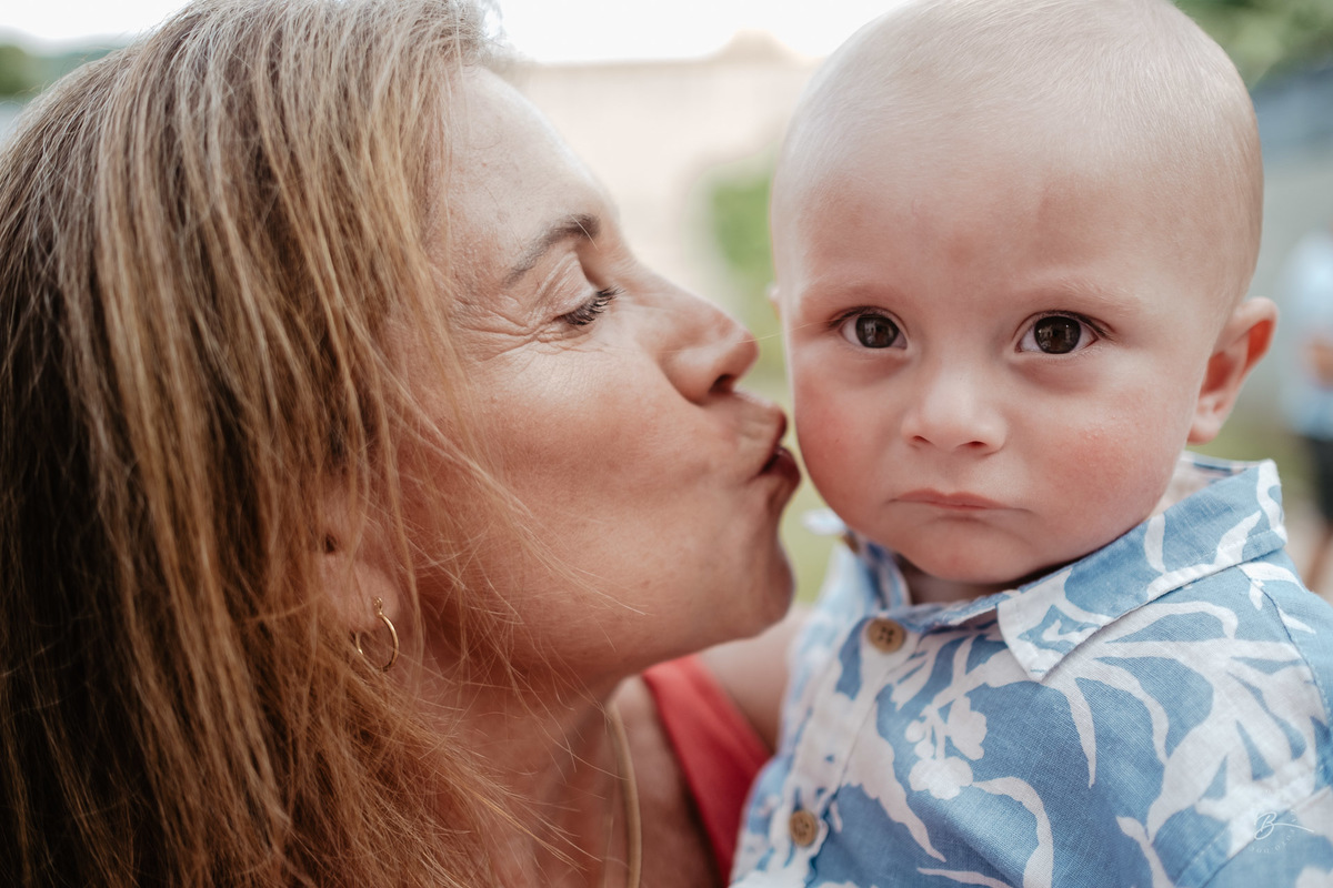 aniversário em casa com fotografia documental de família, por Thiago Braga. 