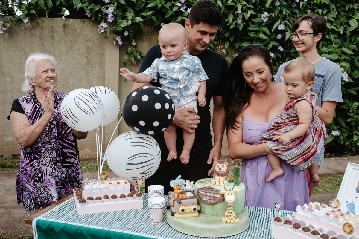 aniversário em casa com fotografia documental de família, por Thiago Braga. 