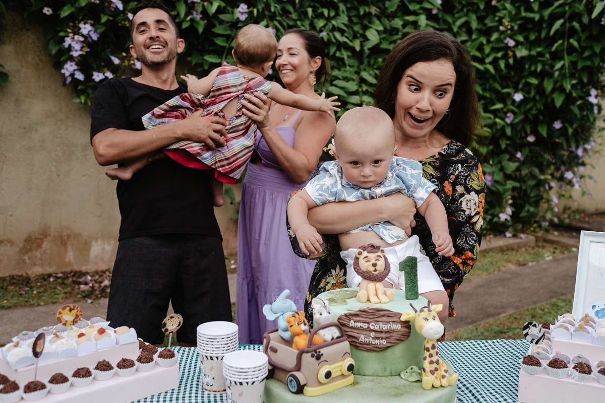 aniversário em casa com fotografia documental de família, por Thiago Braga. 