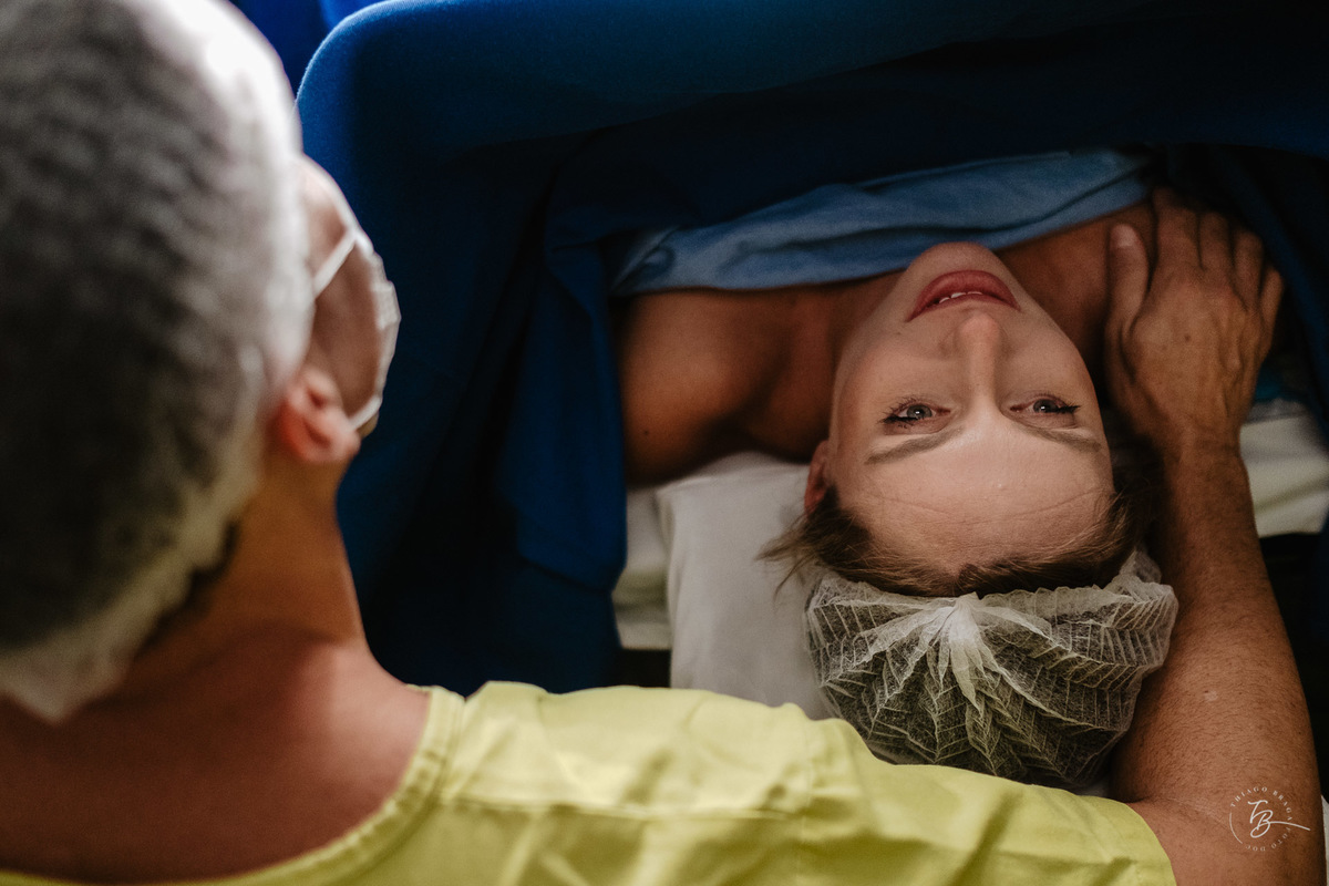 fotografia de nascimento na maternidade Santa Helena em Florianópolis por Thiago Braga