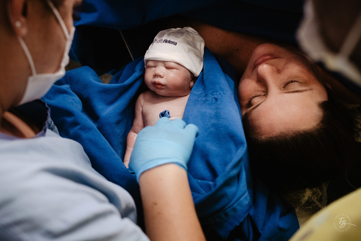nascimento joaquim, na maternidade santa helena em Florianópolis por Thiago Braga Fotografia