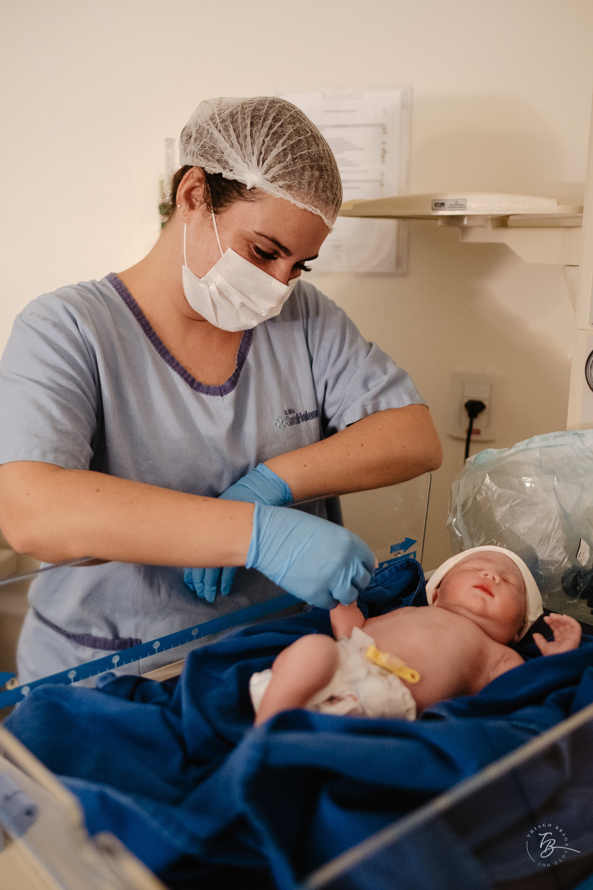 nascimento joaquim, na maternidade santa helena em Florianópolis por Thiago Braga Fotografia